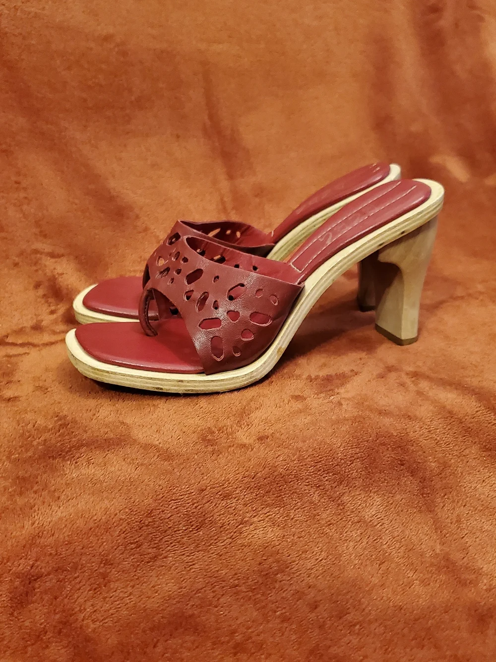 BCBG heeled sandals